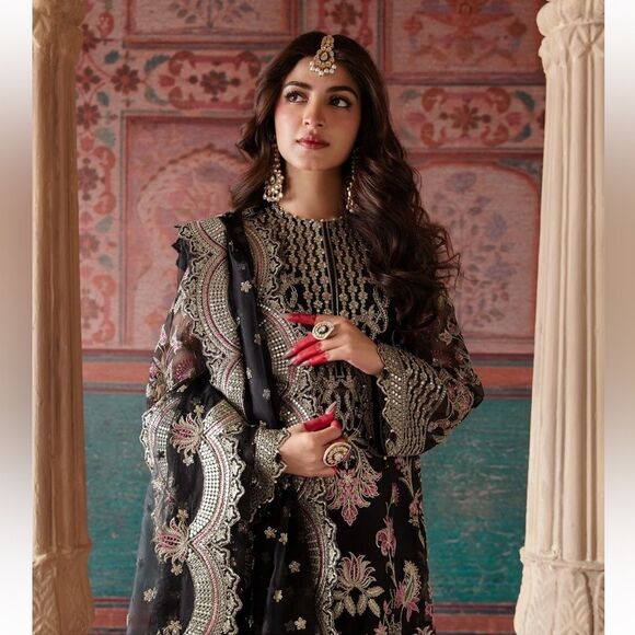 Afrozeh Indian / Pakistani Luxury Wedding Wear - Picture 8 of 16